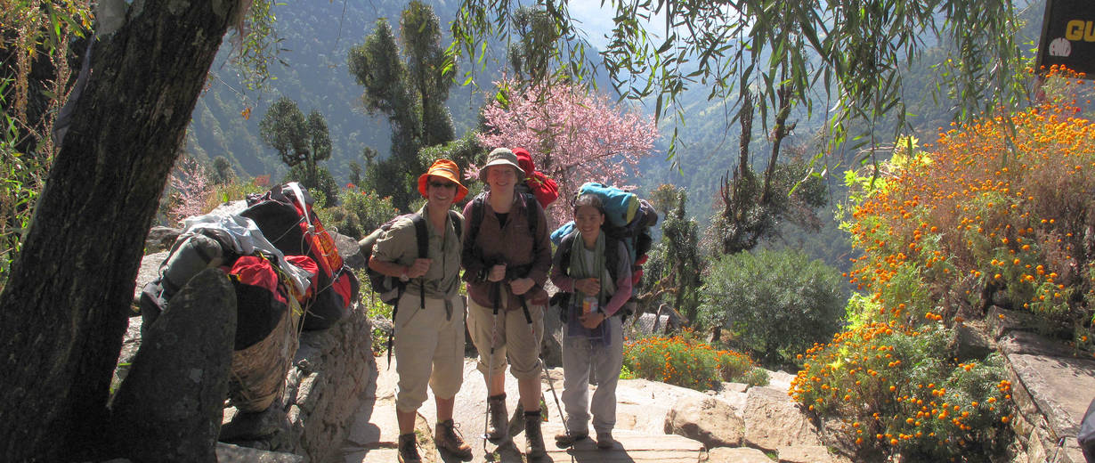 Nepal Trekking Frauen Reise
