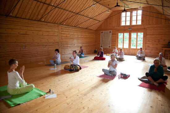 Frauenreise in Estland mit Yoga. Quelle: Polli Talu Arts Center Frauenreise in Estland mit Yoga. Quelle: Polli Talu Arts Center