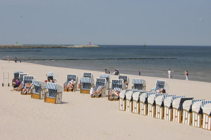 Strandkörbe an der polnischen Ostseeküste