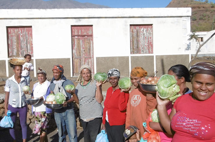 Wanderreise Kap Verde: Bäuerinnen auf Kapverden