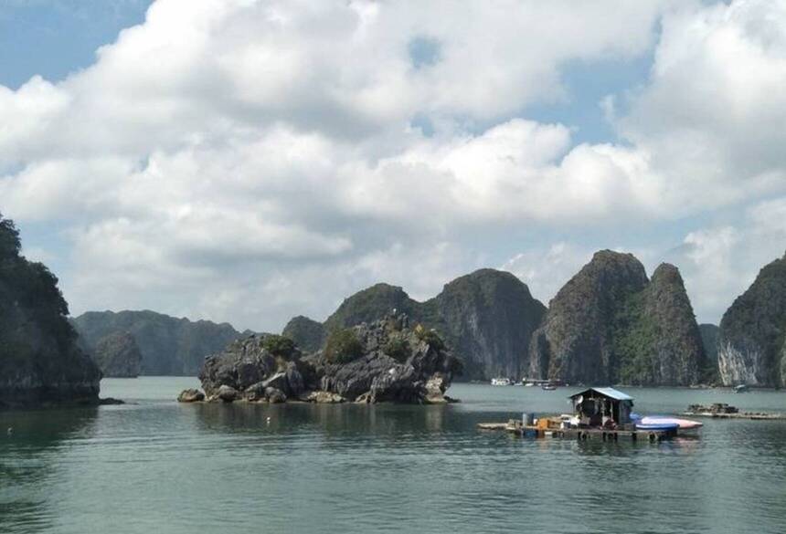 Frauenreise in Vietnam mit Cruise nahe der Halongbucht. Bild: Simona Mona