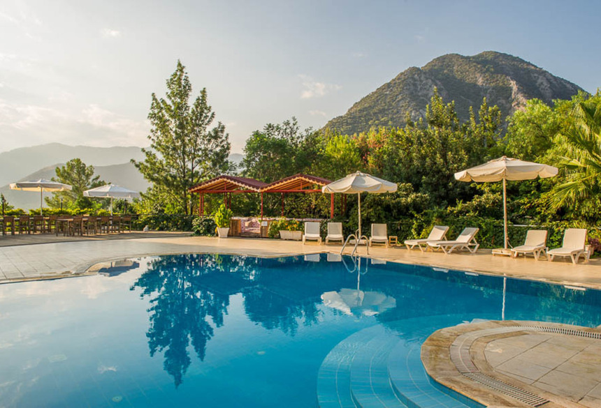 Pool der Lodge, Bild: Nina Meissner