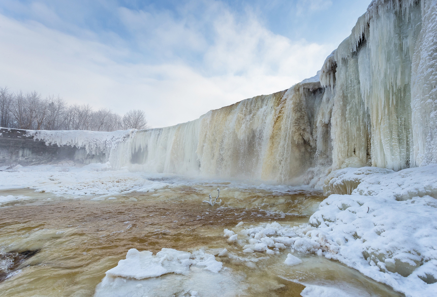 Gefrorener Jägala-Wasserfall. Quelle: Ventus Touristik GmbH