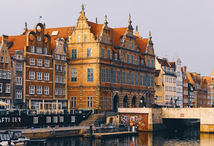 Danzig; Bild: Nastya Dulhiier via unsplash