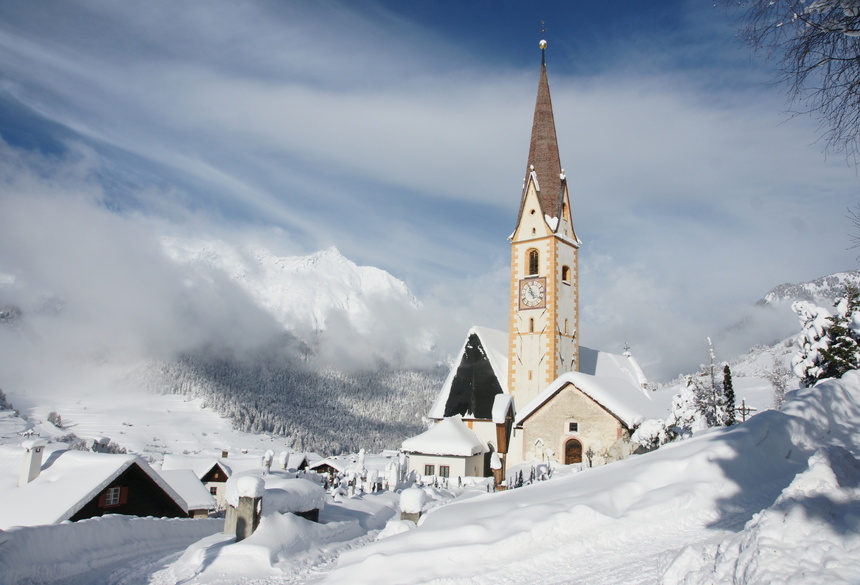 Winterlandschaft Kirche; Fotograf: Manuel Baldauf ©TVB Tiroler Oberland Nauders