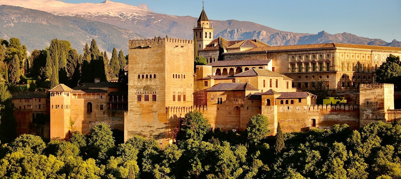 Granada_c_Jorge Fernandez Salas via Unsplash