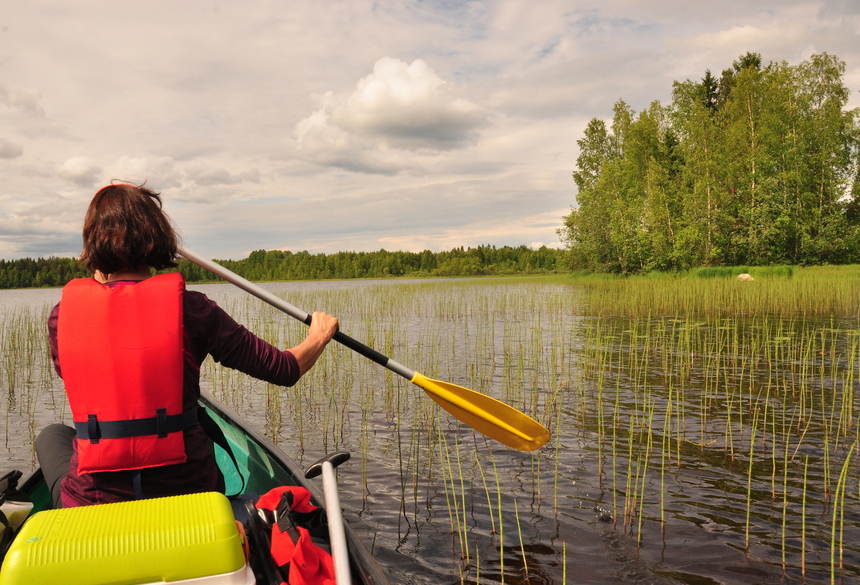 Paddeltour beim leichten Aktivurlaub in Finnland. Bild: Minna Murtonen