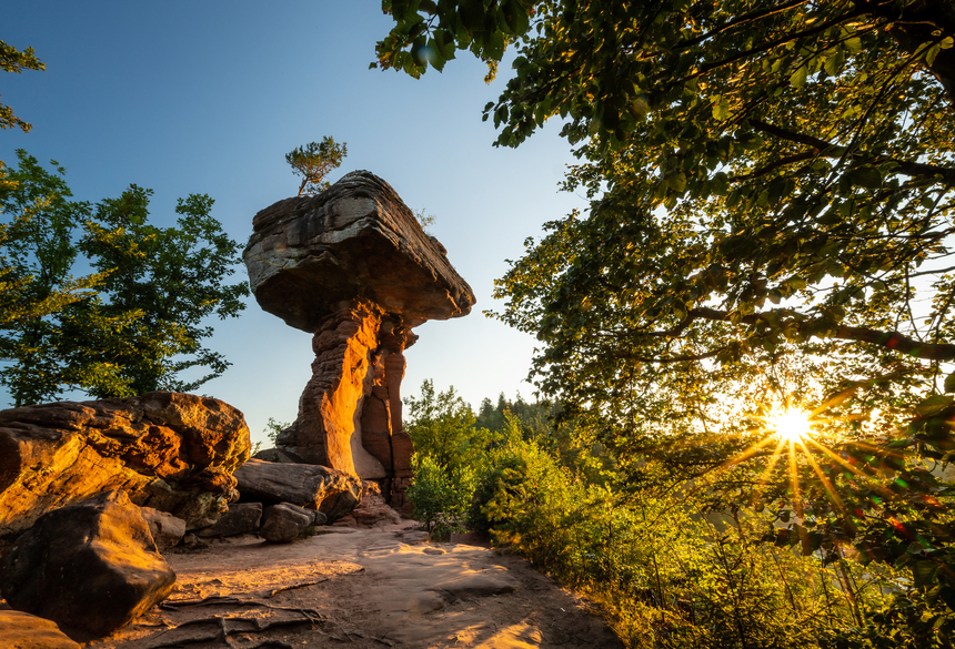 Teufelstisch in Hinterweidenthal; Bild: CC-BY-SA Pfalz Touristik, Dominik Ketz