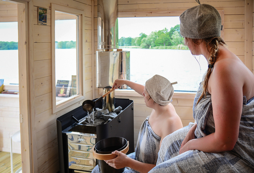 Aufguss in der finnischen Frauensauna. Quelle: Finnspirit