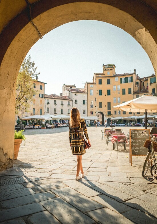 Piazza in Lucca. Bild: Patrick Schneider via Unsplash Piazza in Lucca. Bild: Patrick Schneider via Unsplash