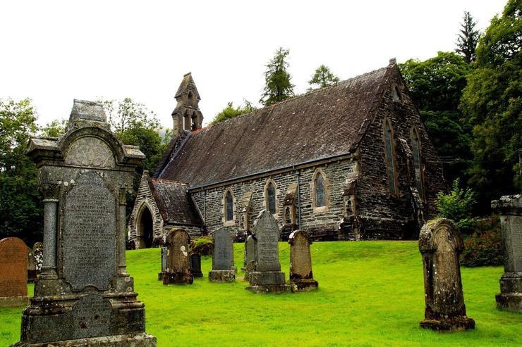 Frauenreise Kirche Loch Lomond