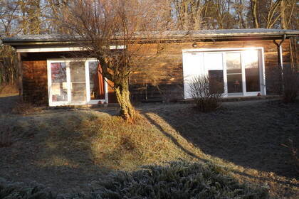 Parkbungalow im Abendlicht; Bild: Ulrike Quittek-Eising