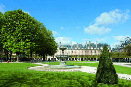 Place des Vosges, Square Louis XIII © Daniel Thierry Paris je t'aime Place des Vosges, Square Louis XIII © Daniel Thierry Paris je t'aime