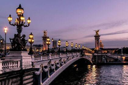 Pont Alexandre III, Bild: Leonard Cotte via Unsplash Pont Alexandre III, Bild: Leonard Cotte via Unsplash