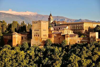 Granada_c_Jorge Fernandez Salas via Unsplash Granada_c_Jorge Fernandez Salas via Unsplash