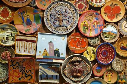 Keramik in Yerevan_c_HasmikGhazaryan via Unsplash Keramik in Yerevan_c_HasmikGhazaryan via Unsplash