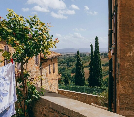 Blick von San Gimignano. Bild: Amy Burgess via Unsplash Blick von San Gimignano. Bild: Amy Burgess via Unsplash